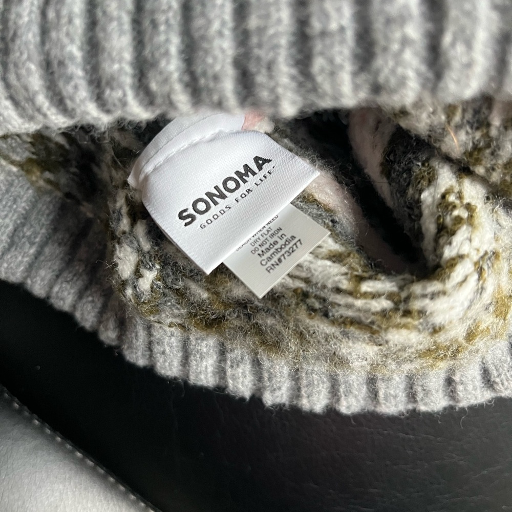 Sonoma fair isle hat with pom - Picture 4 of 5